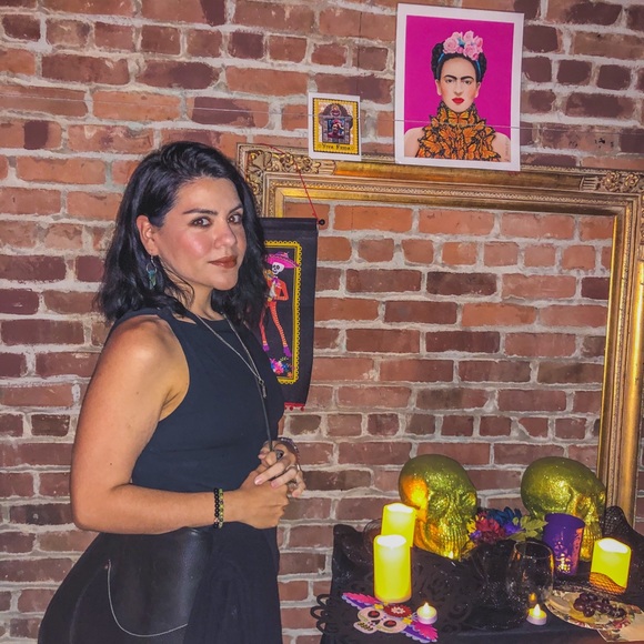 Meet your Posher, Josabeth - Picture 3 of 6